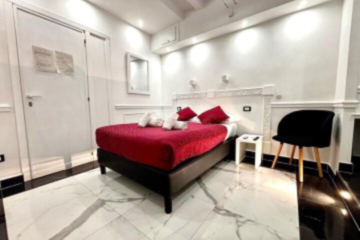 Room 53 of 82