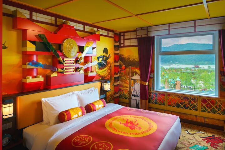Room 19 of 119