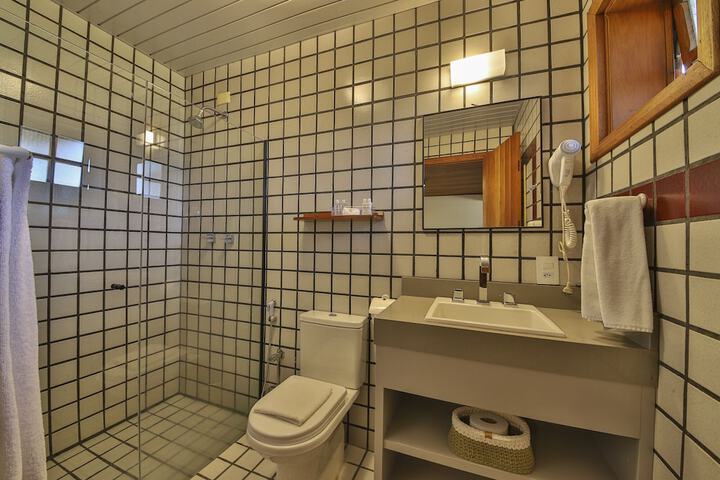 Room 15 of 32
