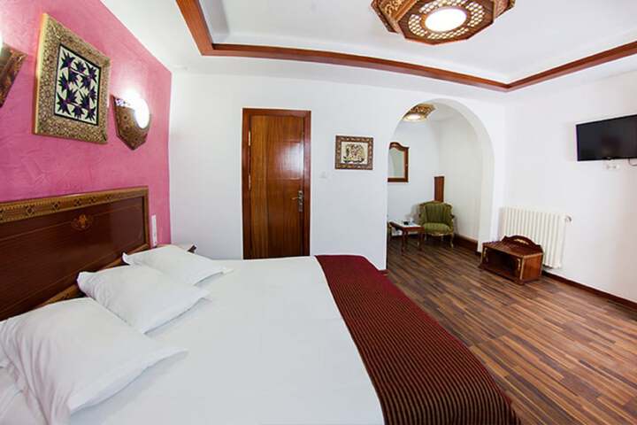 Room 5 of 52