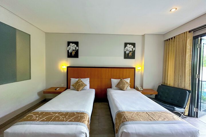 Room 4 of 24
