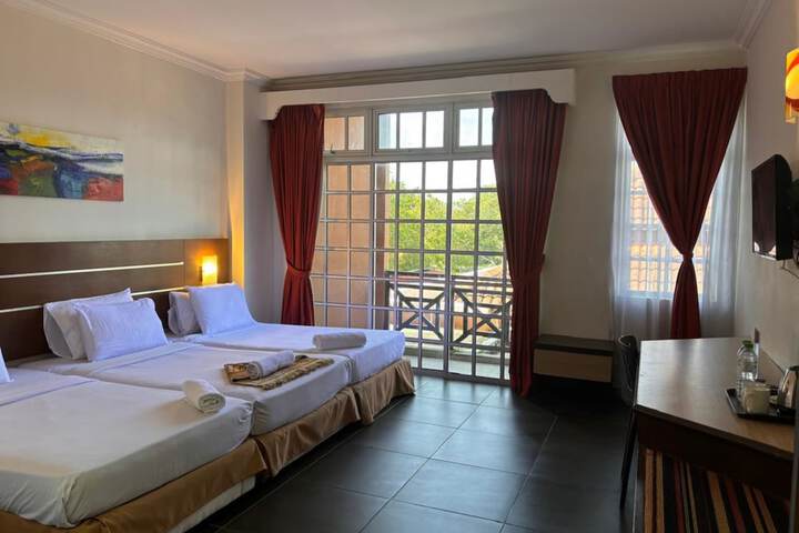 Room 8 of 37