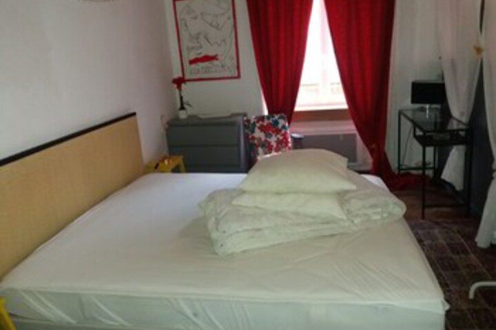 Room 21 of 27