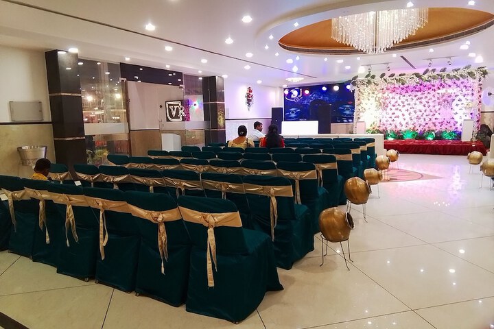 Ballroom/Hall 27 of 46