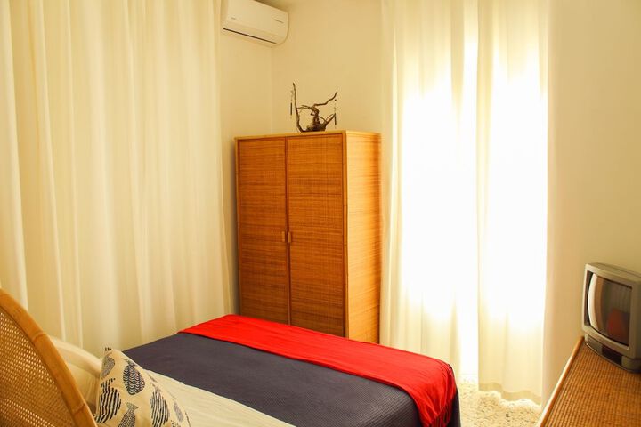 Room 6 of 69