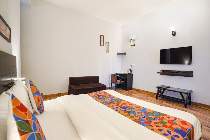 Room 13 of 30