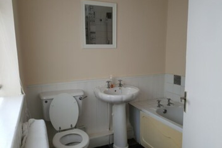 Room 4 of 28