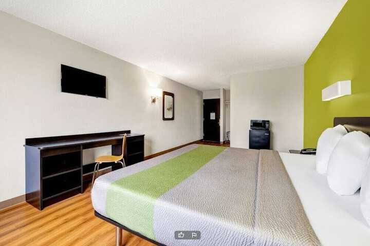 Room 13 of 25