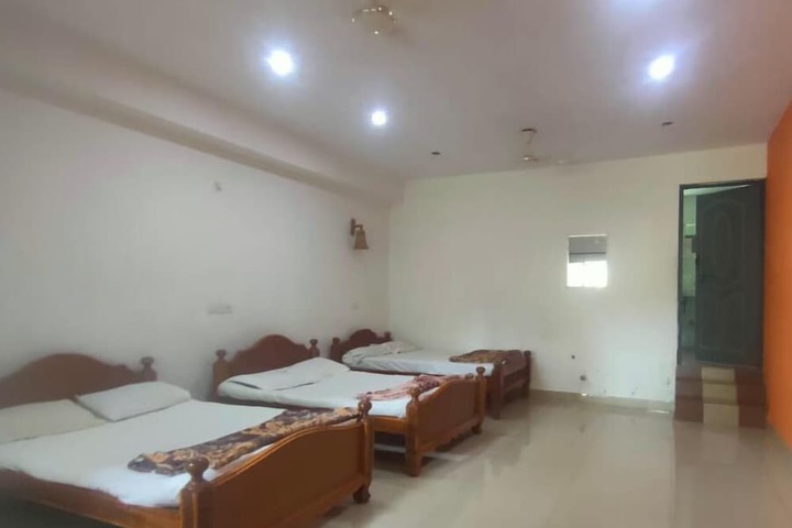 Room 3 of 17