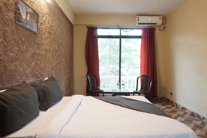 Room 6 of 16