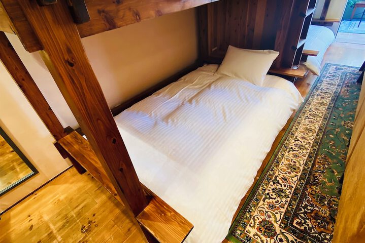 Room 7 of 23