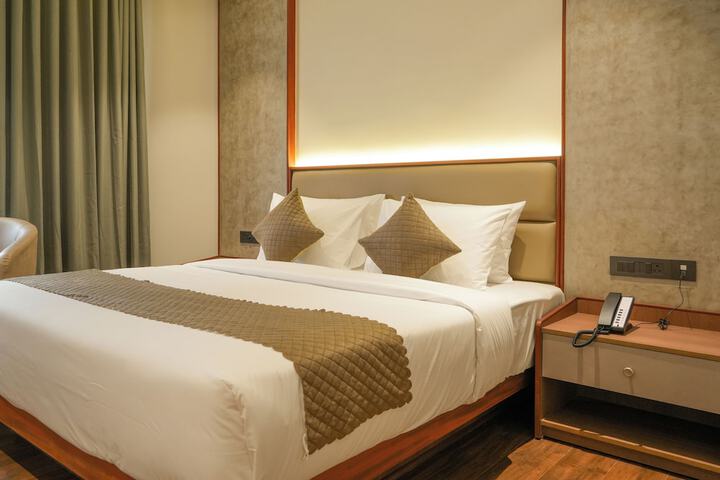 Room 7 of 11