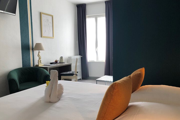 Room 32 of 74
