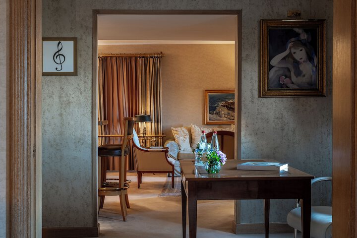 Room 32 of 86