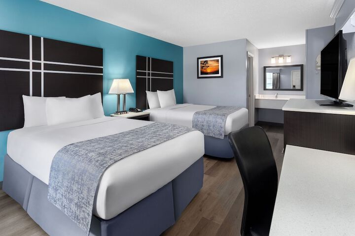 Double Accessible King Size Bed (8 of 11)