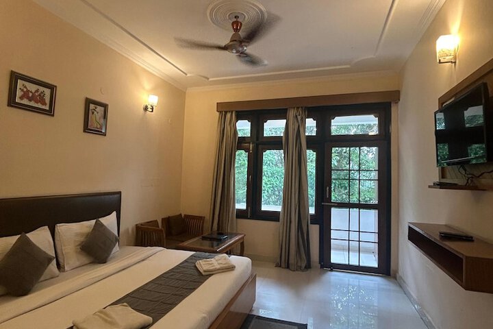 Room 13 of 23