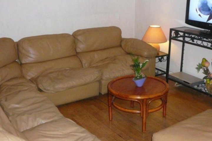 Room 2 of 5