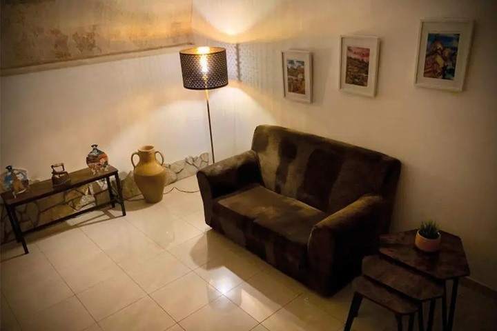Room 12 of 21