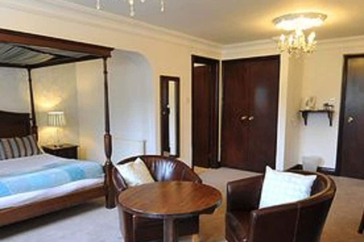 Room 4 of 45