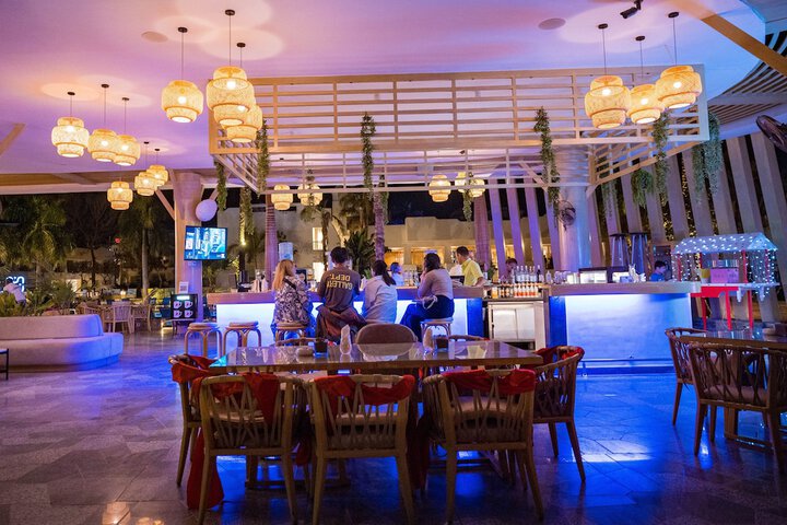 Lounge 189 of 249
