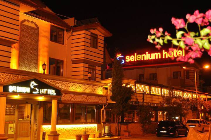 Hotel Entry