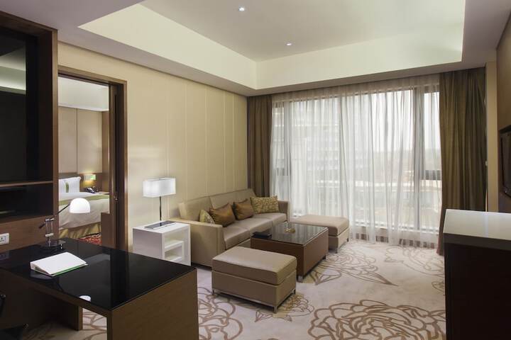 Room 15 of 89