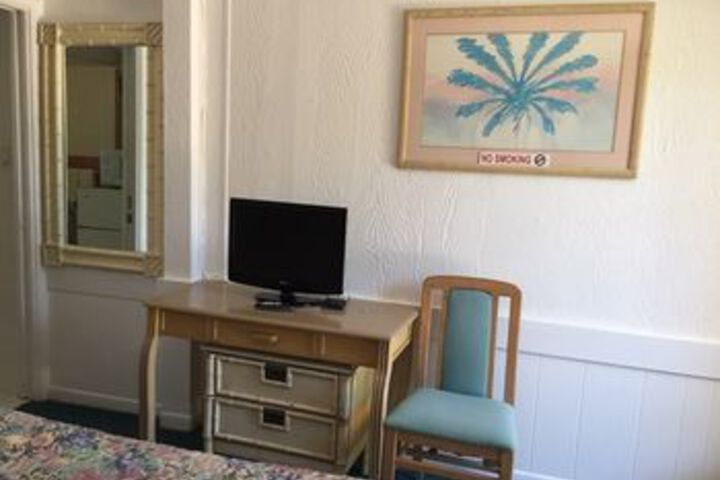 Room 20 of 38