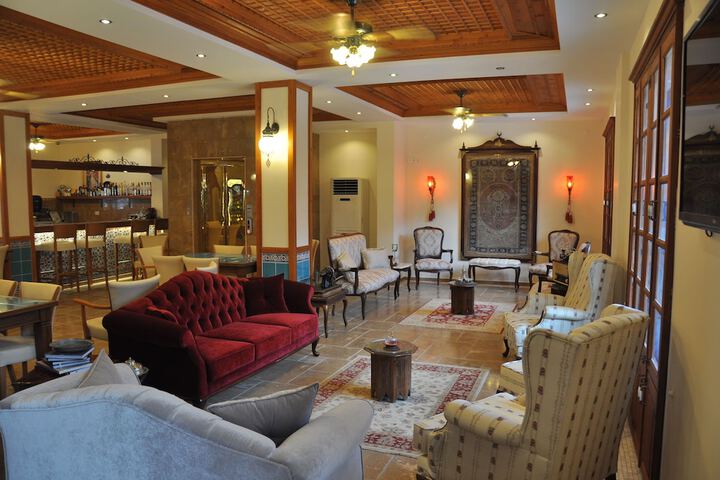 Entrance & Lobby