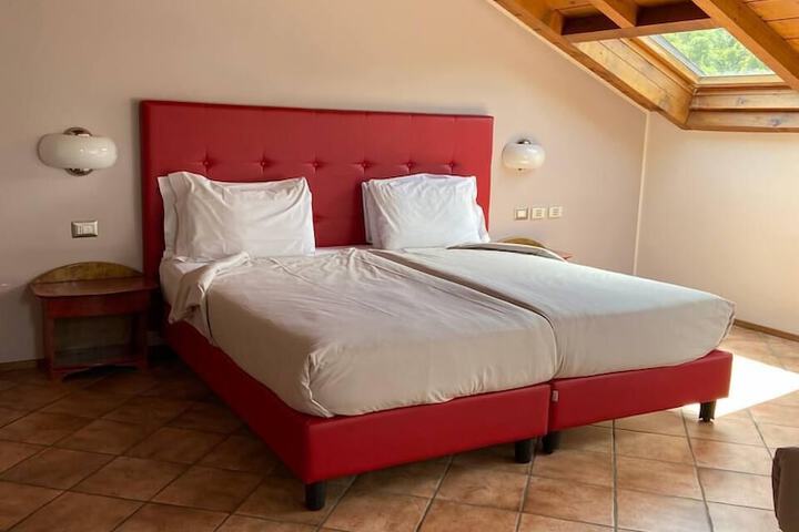 Room 4 of 26