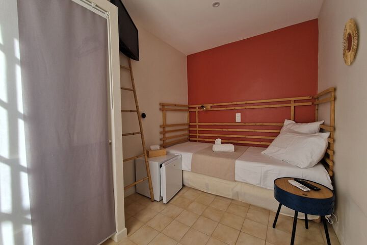 Room 13 of 46