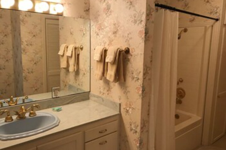 Room 8 of 52