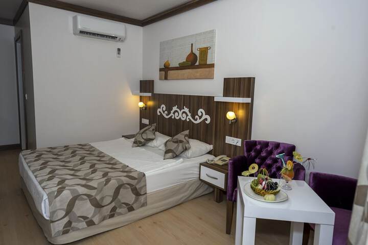 Room 20 of 48