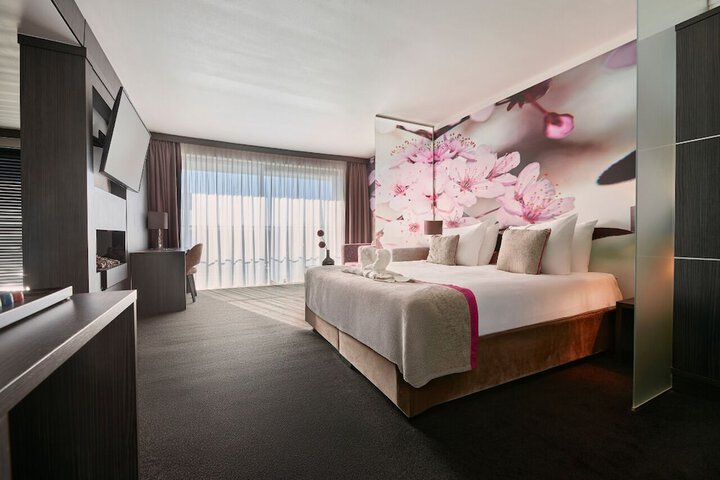 Room 15 of 41
