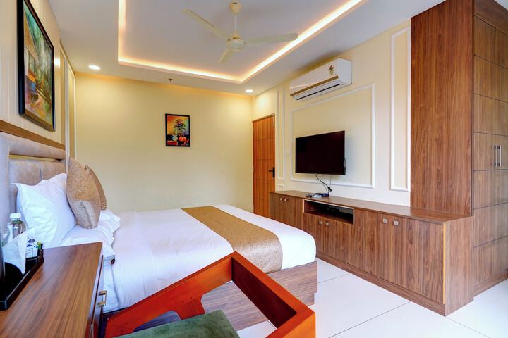 Room 8 of 30