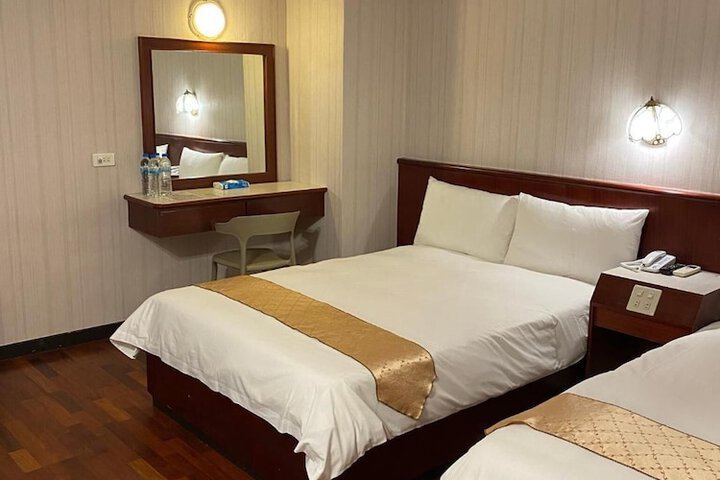 Room 15 of 51