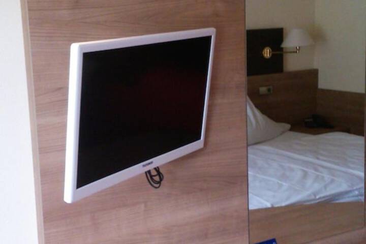 Room 9 of 47