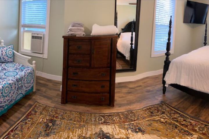 Room 2 of 18
