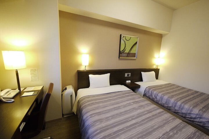 Room 16 of 36