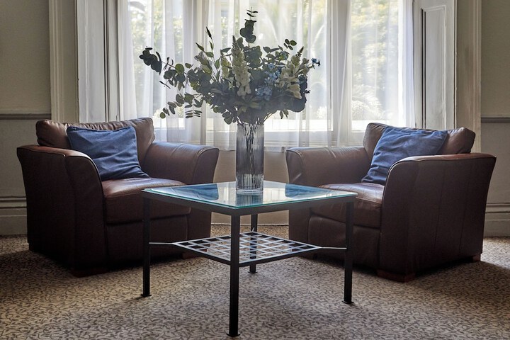 Lounge 47 of 51
