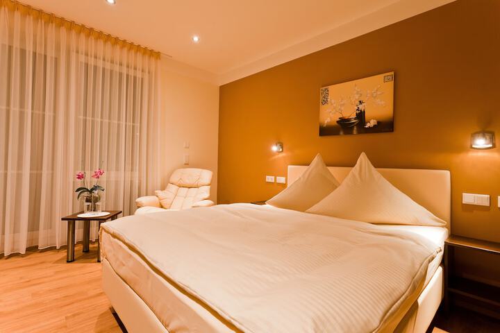 Room 4 of 38
