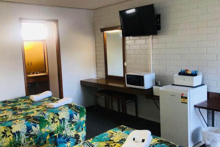 Room 6 of 11