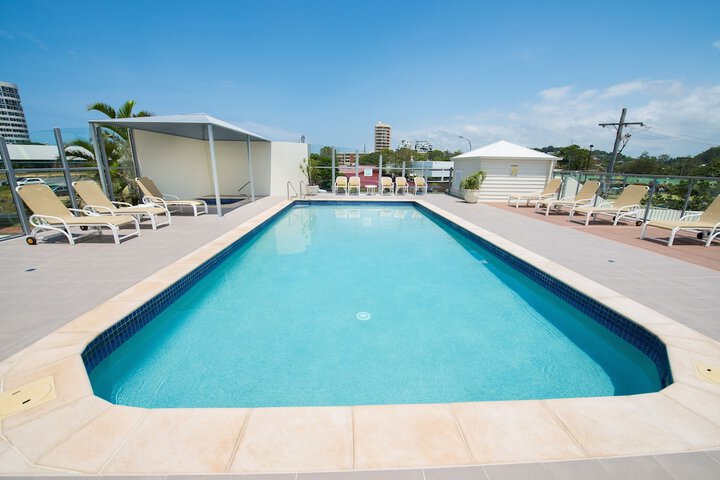 Pool 10 of 24