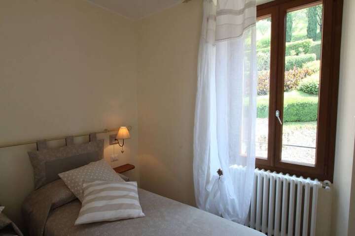 Room 5 of 26