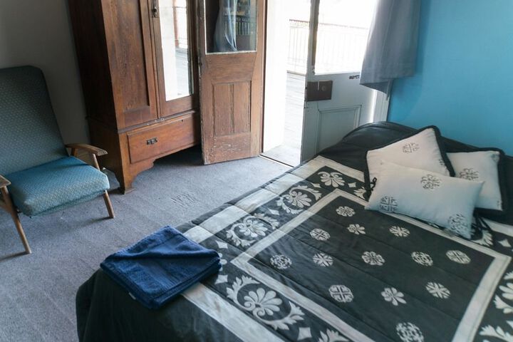 Room 4 of 18