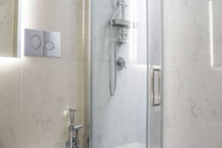 Room 6 of 27