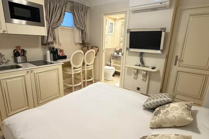 Room 48 of 109
