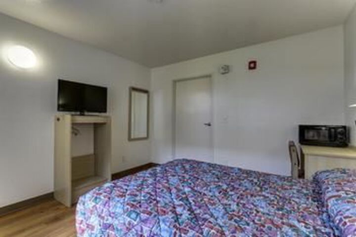 Room 13 of 24