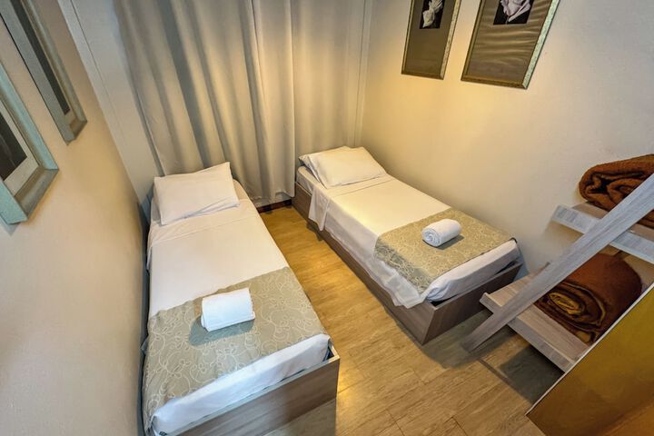 Room 12 of 84