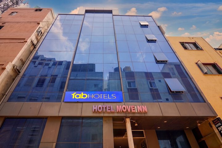 Fabhotel Move Inn