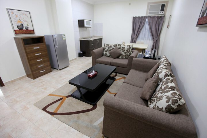 Lounge 36 of 63